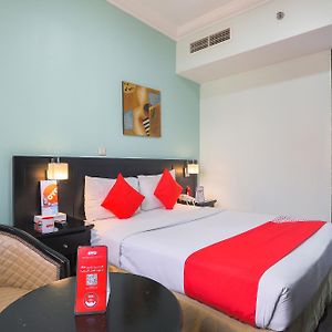 Zimmer mit Kingsize-Bett